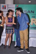 Ranbir Kapoor, Priyanka Chopra at Barfi promotions in R City Mall, Kurla on 8th Sept 2012 (135).JPG